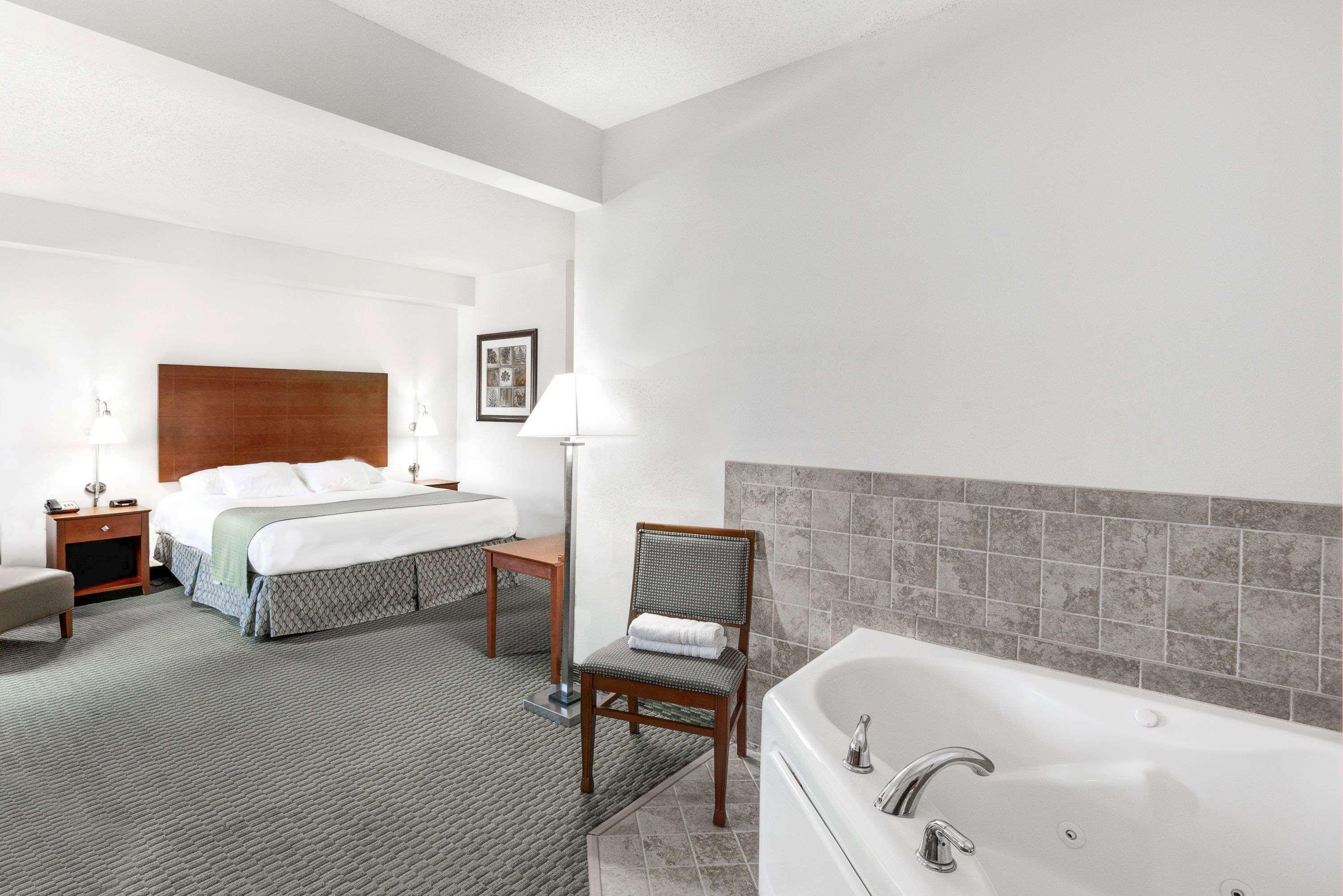 Days Inn By Wyndham Carroll Exteriör bild